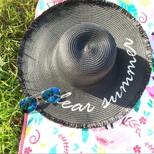 👒 Floppy Straw Hats w/ ”Dear Summer”